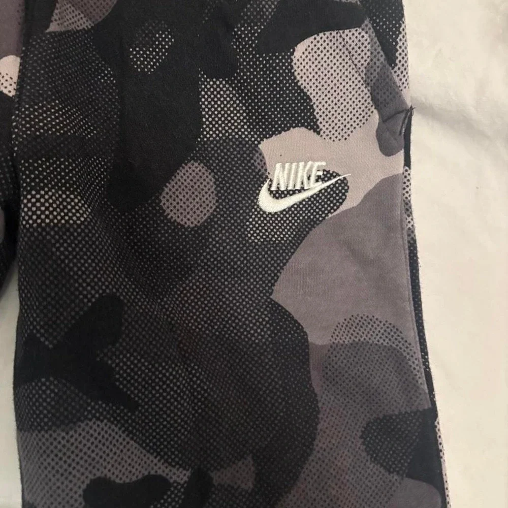 Comfy Sporty Nike black and gray camouflage kids boy hoodie and pant set size
